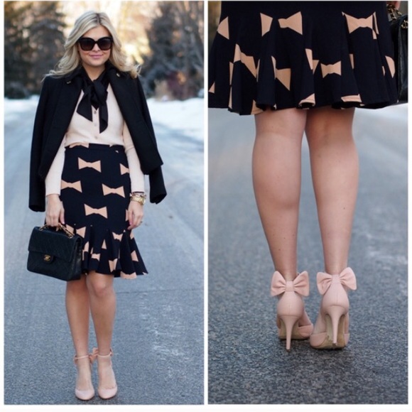 Anthropologie Dresses & Skirts - Anthropologie Bow Pencil Skirt