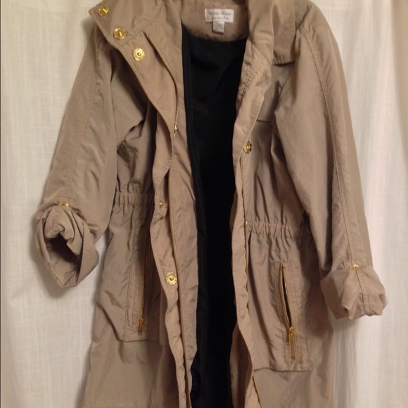 ❗️SOLD❗️Wind breaker/ raincoat/ nylon Jack