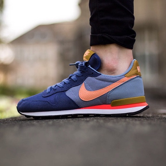 nike internationalist blue legend