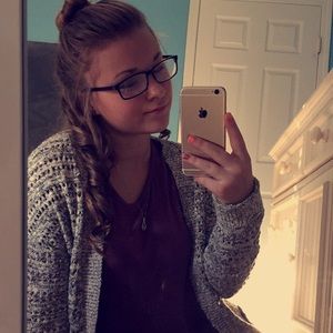 Meet your Posher, Julia