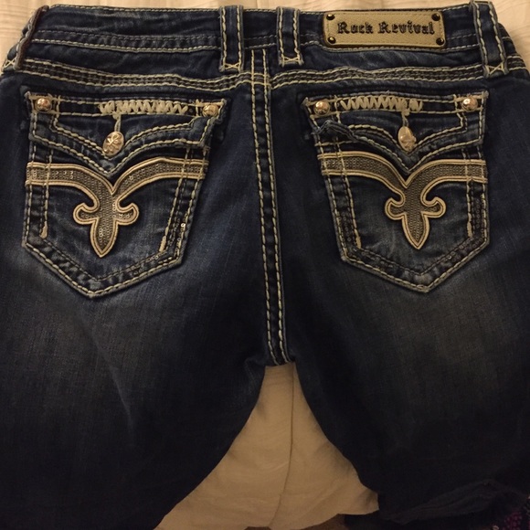Women's Rock Revivals size 29!