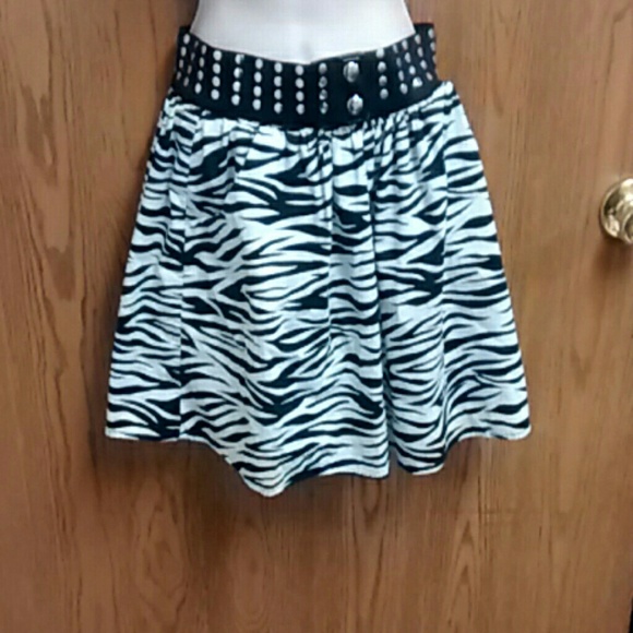 Body Central Dresses & Skirts - Very Cute Zebra Print Skirt
