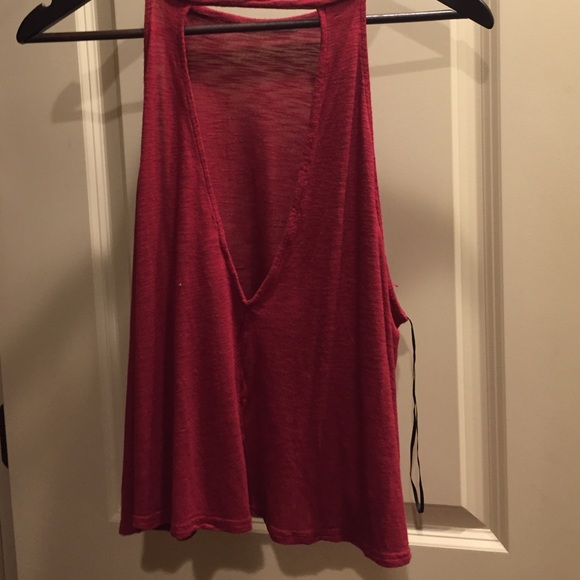 Halter top - Picture 2 of 3