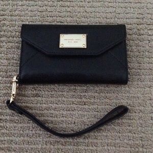 NWOT authentic Michael Kors tech wristlet