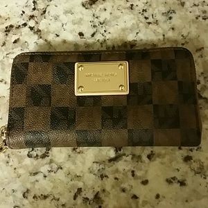 Michael Kors Jet Set Checkerboard Wallet