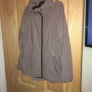 Lululemon track windbreaker jacket size 6