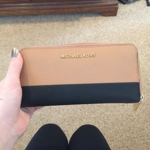 Michael Kors continental wallet