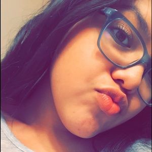 Meet your Posher, Raquel