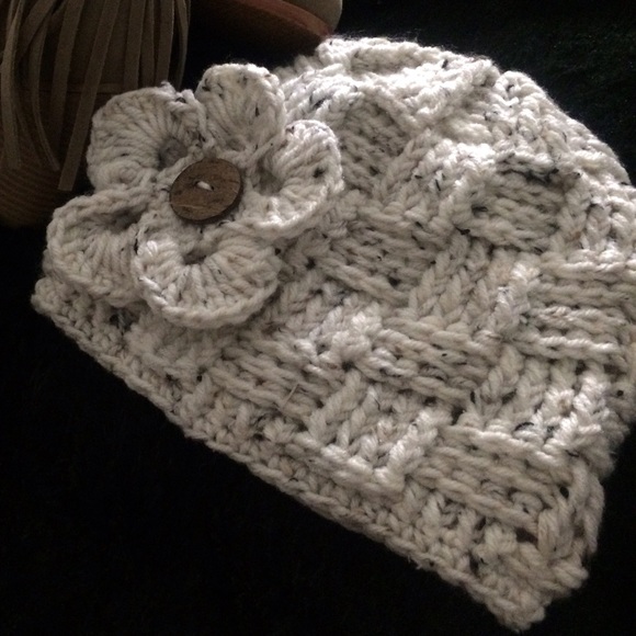 🚫SOLD🚫Crochet beanie - Picture 2 of 3