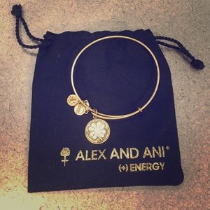 ALEX AND ANI Four Leaf Clover - gold