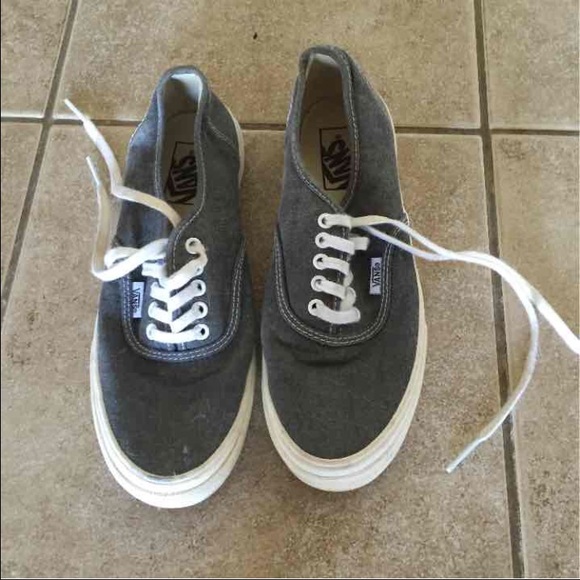 Vans - Picture 1 of 2