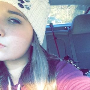 Meet your Posher, Lacee
