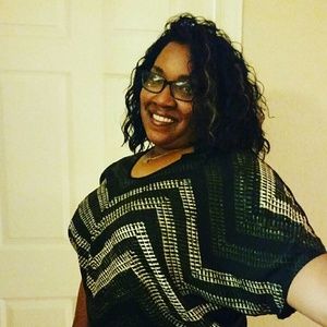 Meet your Posher, Dechelle