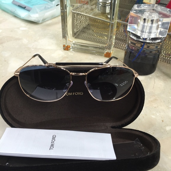 Authentic Tom Ford Unisex Glasses - Picture 2 of 4