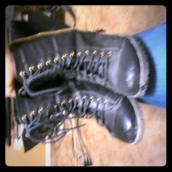 Combat boots - Picture 1 of 3