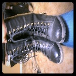 Combat boots