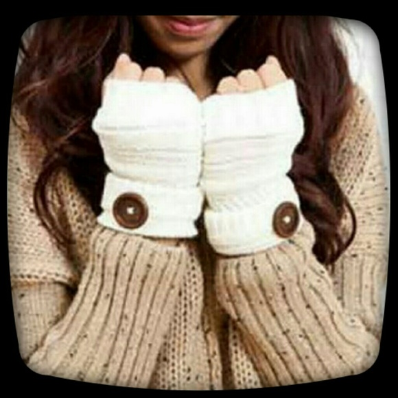 Accessories - GREAT GIFT IDEA**IVORY FINGERLESS GLOVES W/BUTTONS