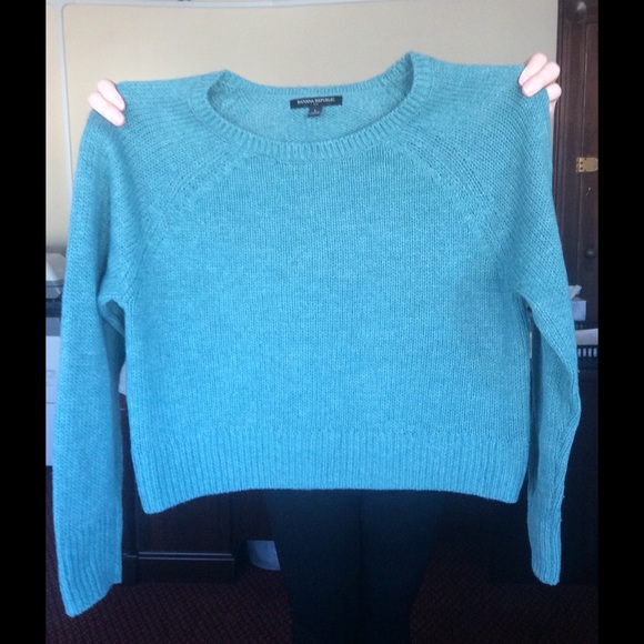 Banana Republic teal cropped sweater