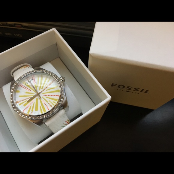Adorable fossil watch!