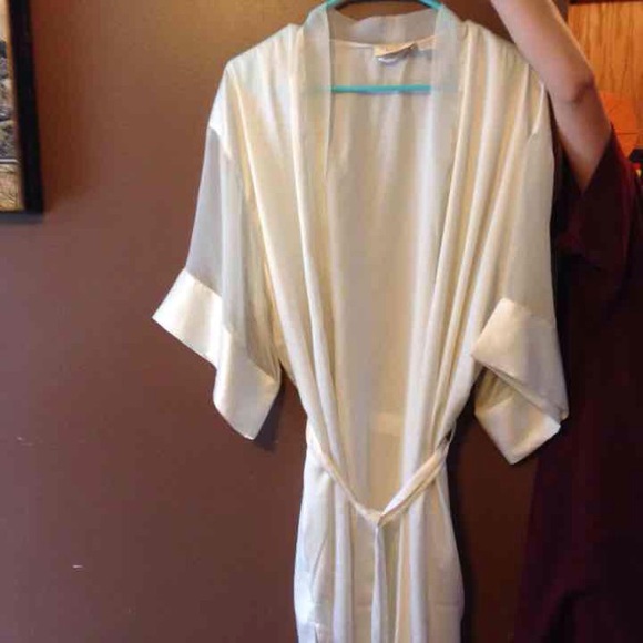 VS silk robe