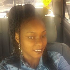 Meet your Posher, Cenquetta