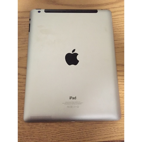 4th Generation IPAD - Picture 2 of 2