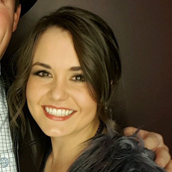 Meet your Posher, Brittni