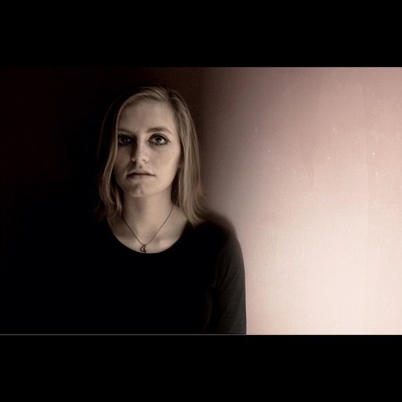 Meet your Posher, Claire - Picture 1 of 1