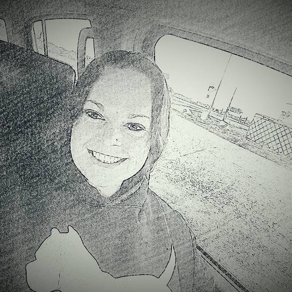 Meet your Posher, Mindy - Picture 1 of 1