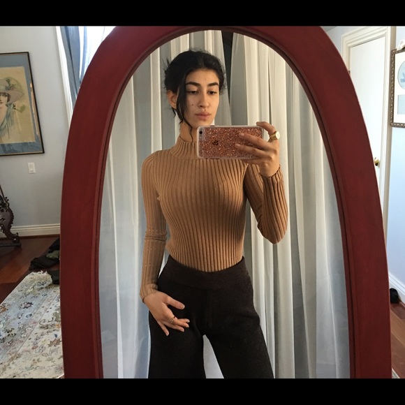 Ribbed tan simple turtle neck