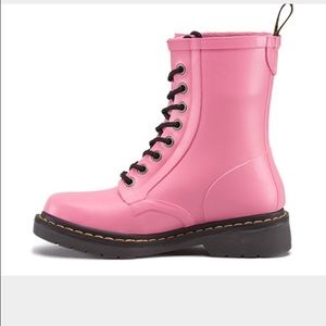Dr. Marten matte pink Drench Boot