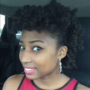 Meet your Posher, Kayla