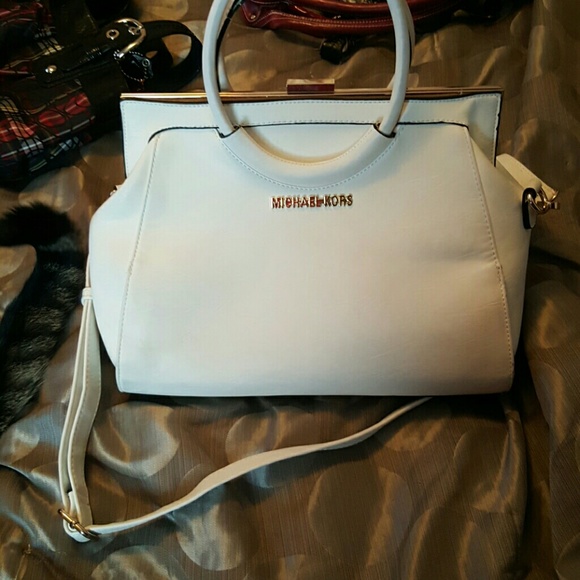 Michael Kors Handbags - Purse