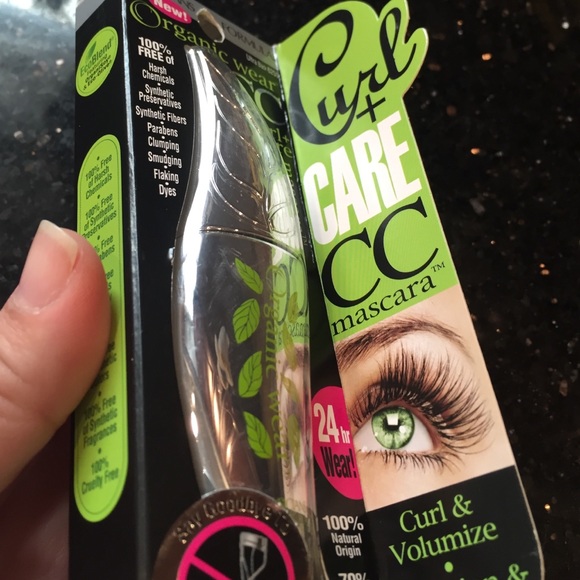 Mascara - Picture 4 of 4