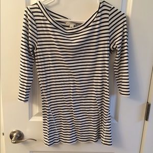 Three quarter  sleeve navy&white stripe shirt