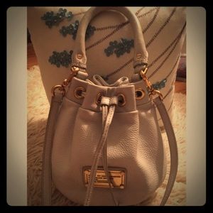 🎀 SAVE for JODI🌷 MK White Pebble Bucket Bag🎀