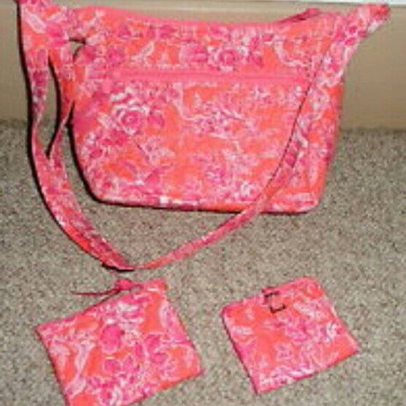 A pink vera bradley shoulder purse