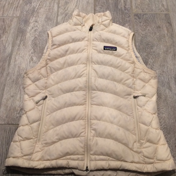 White Patagonia down vest