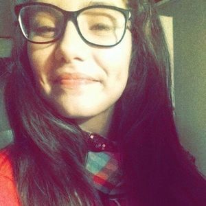 Meet your Posher, Cassandra