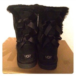 🎀 UGG Bailey Bow