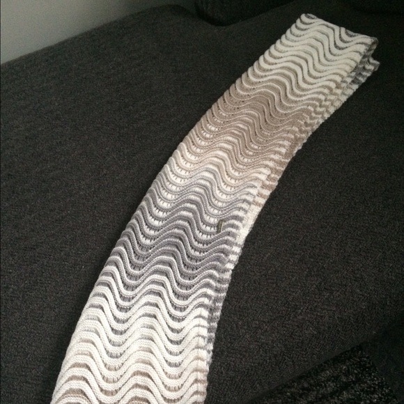 Calvin klein scarf - Picture 2 of 3