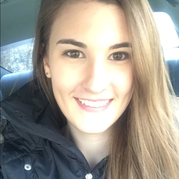 Meet your Posher, Kendall - Picture 1 of 1