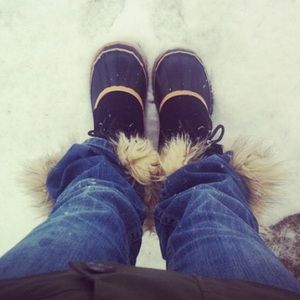 Khombu brand snow boots.
