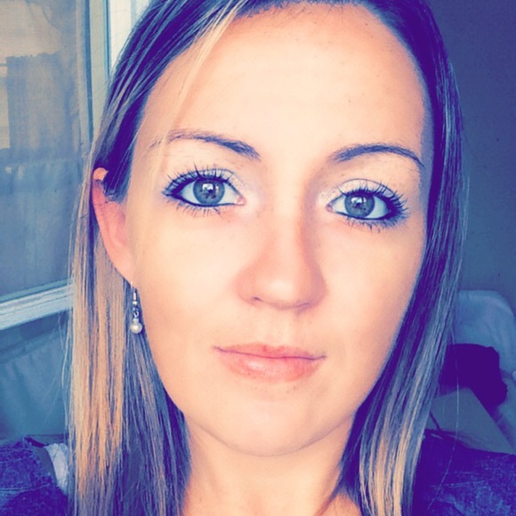 Meet your Posher, Pamela - Picture 1 of 1