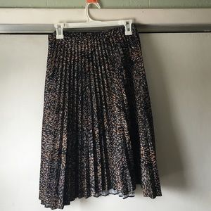Vintage Patterned Skirt with Pleats