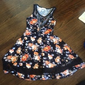 Floral drew