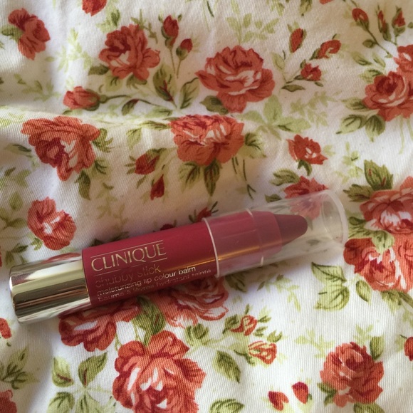 Deluxe size Clinique chubby stick-super strawberry