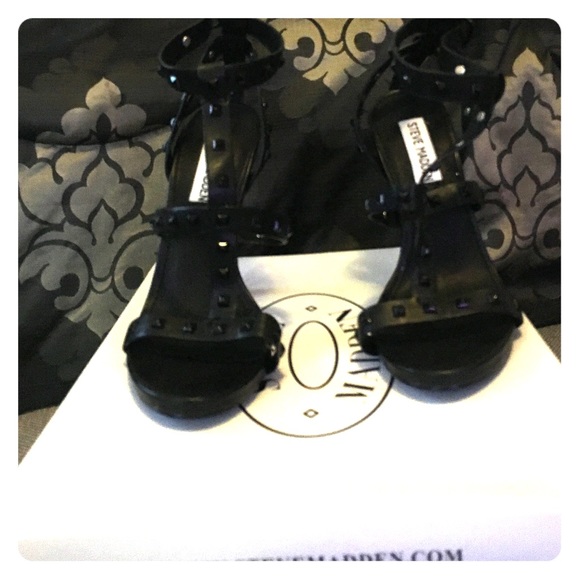 Everything must go!! Strapped studded stiletto