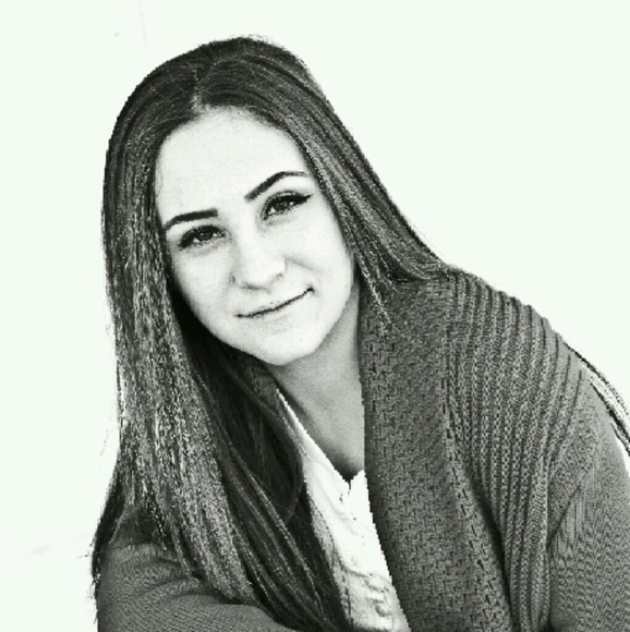 Meet your Posher, Kyra - Picture 1 of 1