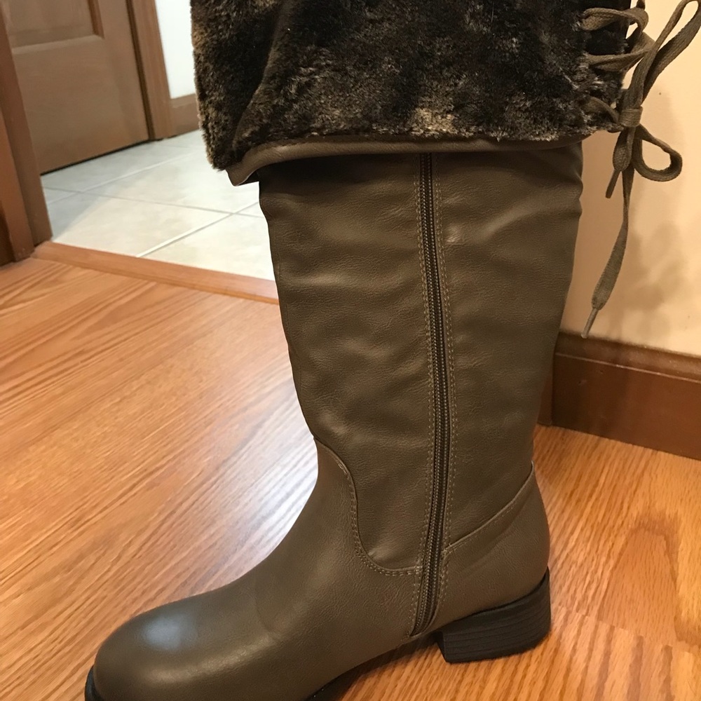 Grey flat boot - Picture 5 of 5
